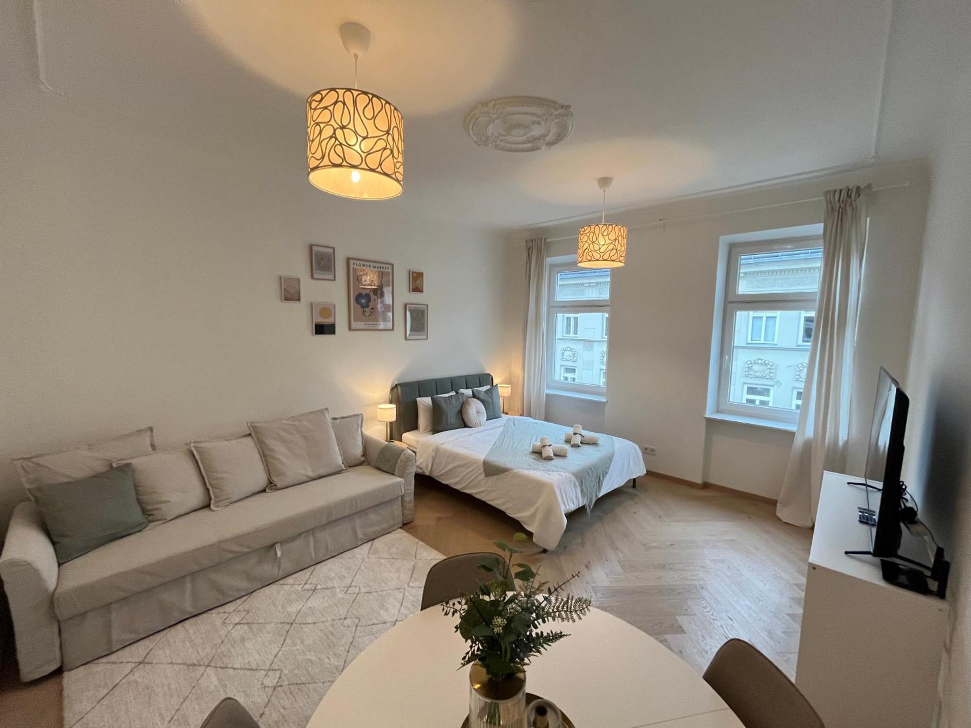 Luxurious One Room Apartment Near Schoenbrunn Palace Vienna Exterior photo